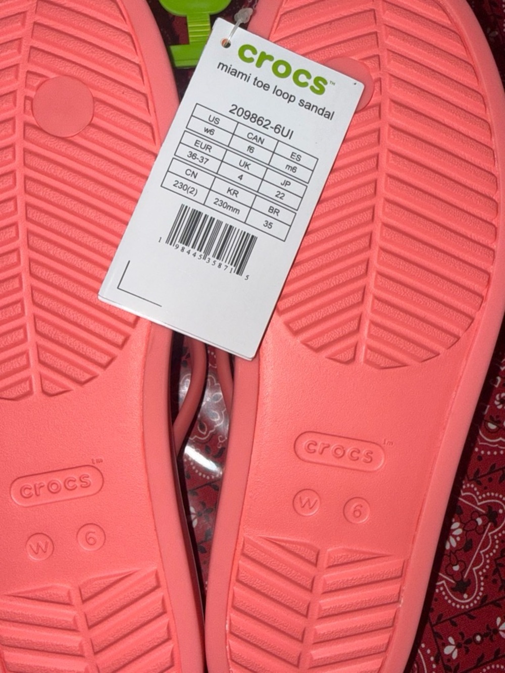 CROCS Kids Miami Toe Loop Sandal in Coral Pink size 6